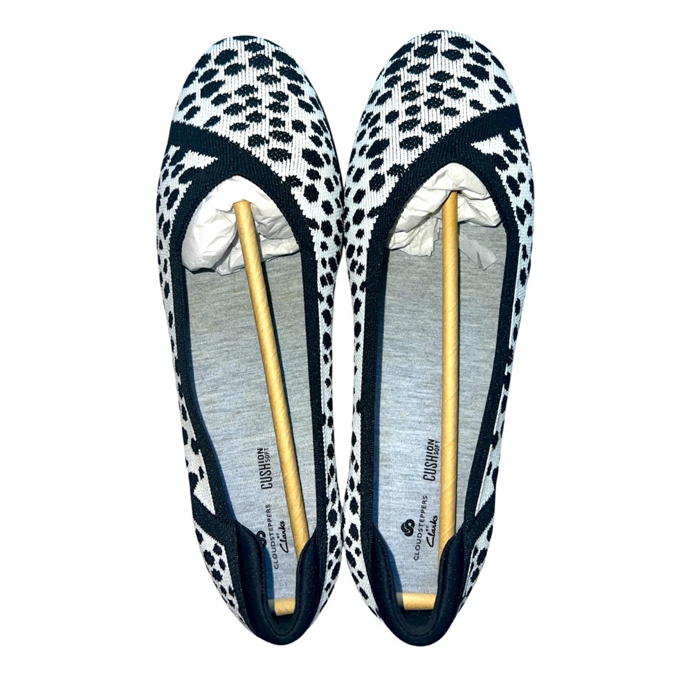 Clark’s Women's Cloudsteppers Carly Wish Ballet Flats white interest knit new